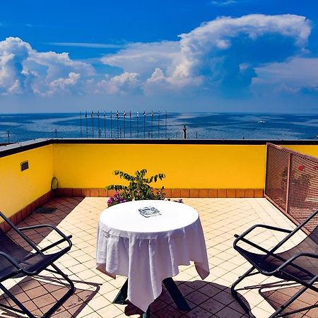 Hotel Ristorante Miralago Garda  Luaran gambar
