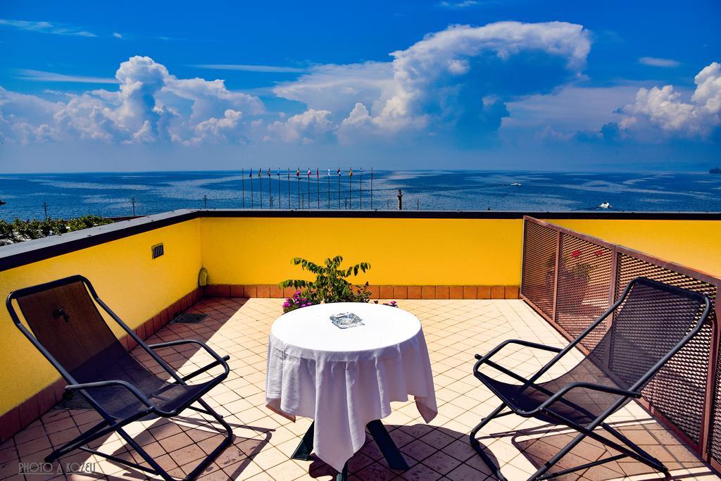 Hotel Ristorante Miralago Garda  Luaran gambar