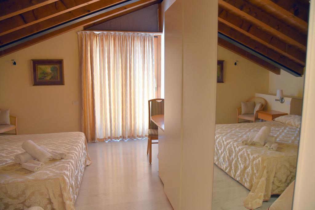 Hotel Ristorante Miralago Garda  Luaran gambar