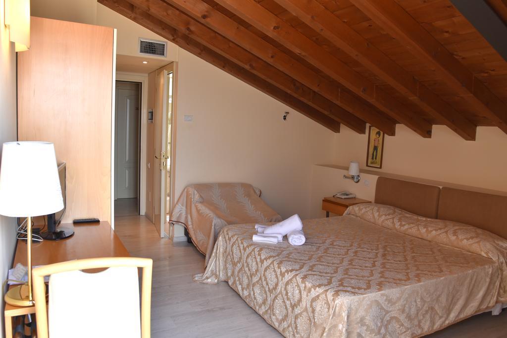 Hotel Ristorante Miralago Garda  Luaran gambar