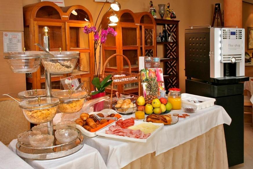 Hotel Ristorante Miralago Garda  Luaran gambar