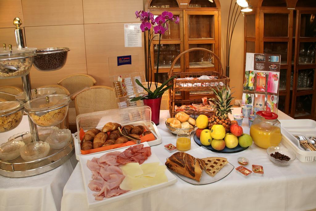 Hotel Ristorante Miralago Garda  Luaran gambar